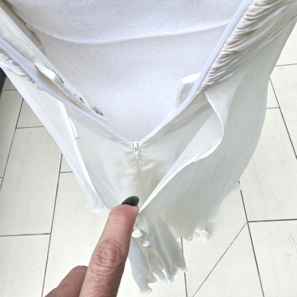 Vintage Teri Jon ✦ Ivory Silk Formal Dress ✦ Handmade Roses Babydoll Silhouette - Picture 16 of 17